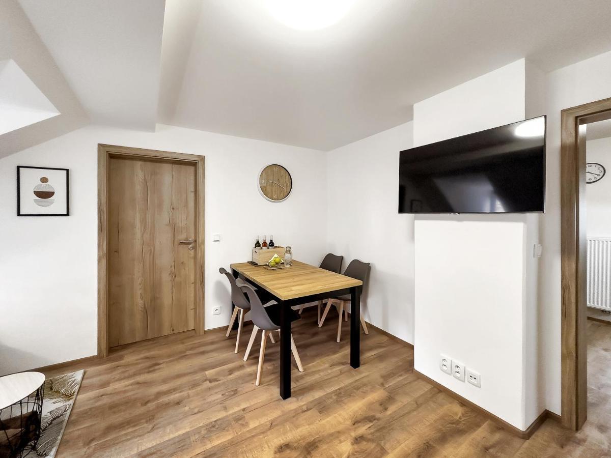 Apartment Katrin 2 Karlovy Vary Bagian luar foto